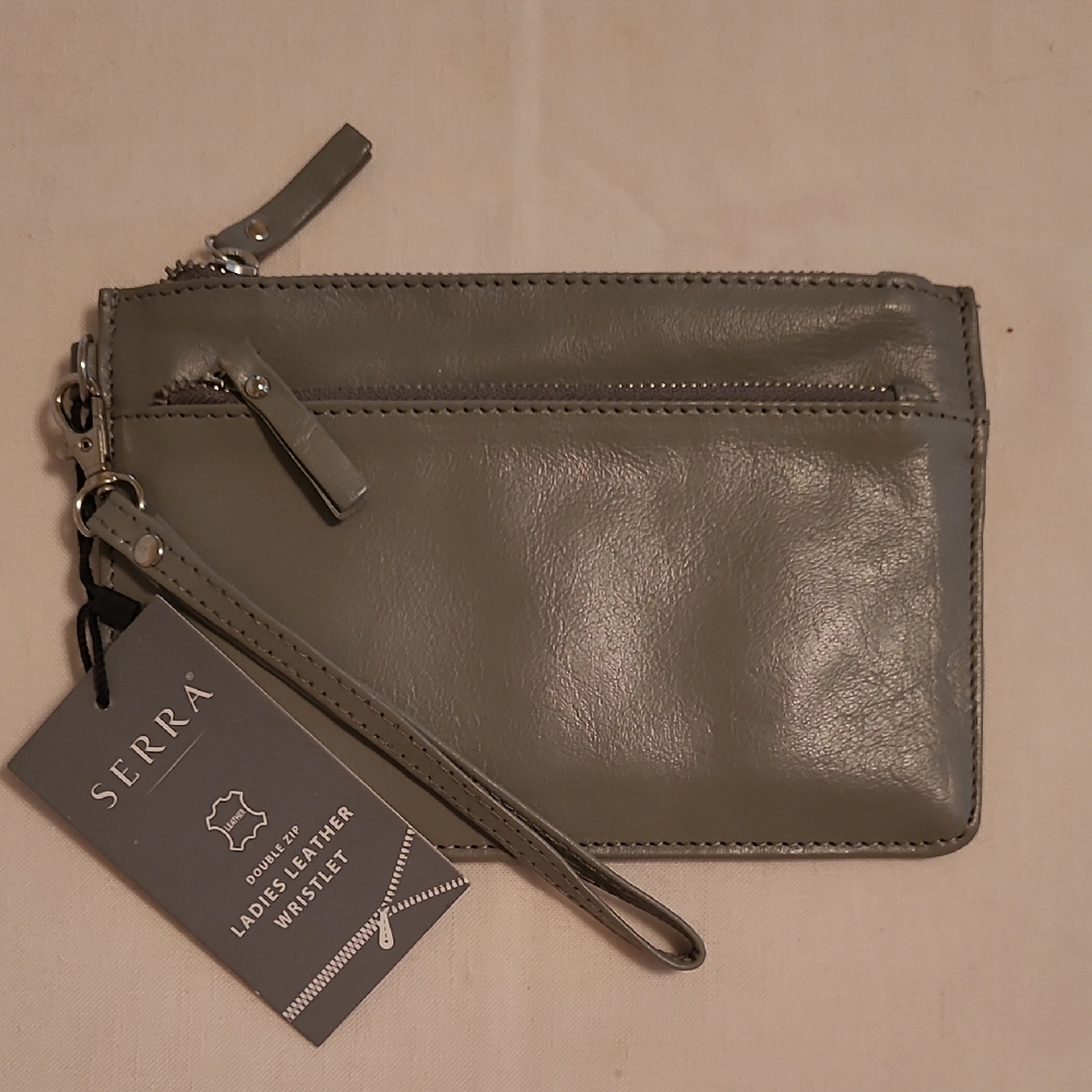 Serra Gray Leather Wristlet